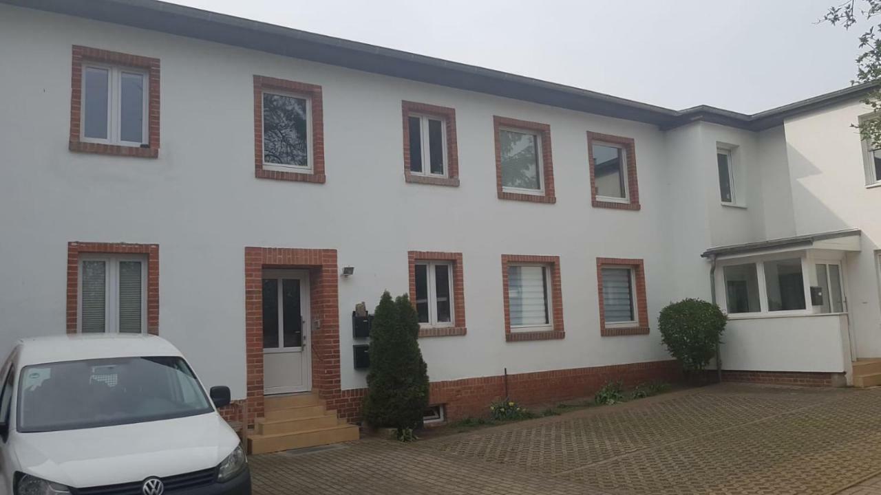 Abc-Monteurzimmer Maagdenburg Buitenkant foto
